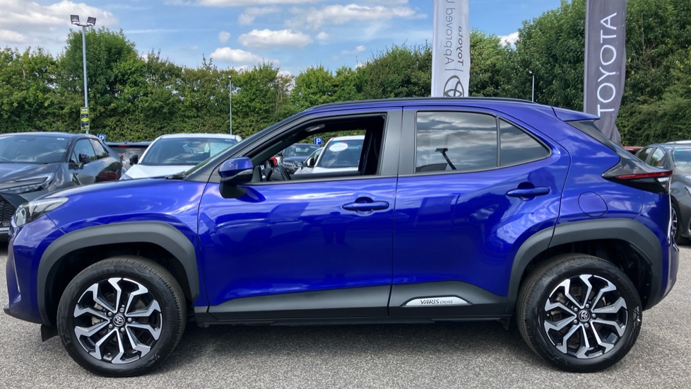 Toyota Yaris Cross 1.5 Hybrid Design 5dr CVT Hybrid Estate - Image 24