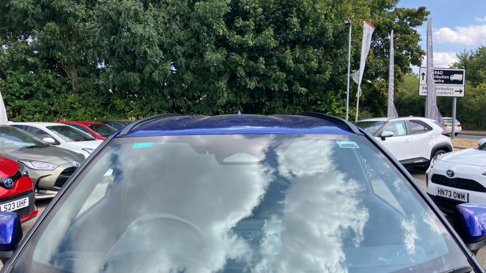 Toyota Yaris Cross 1.5 Hybrid Design 5dr CVT Hybrid Estate - Image 29