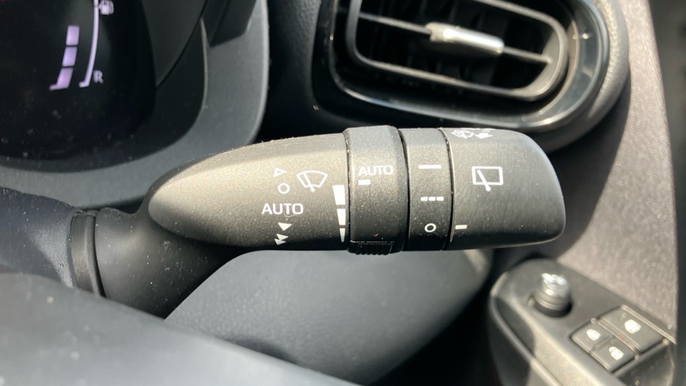 Toyota Yaris Cross 1.5 Hybrid Design 5dr CVT Hybrid Estate - Image 36