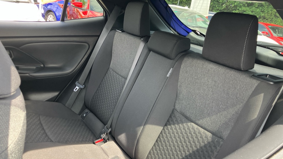 Toyota Yaris Cross 1.5 Hybrid Design 5dr CVT Hybrid Estate - Image 42