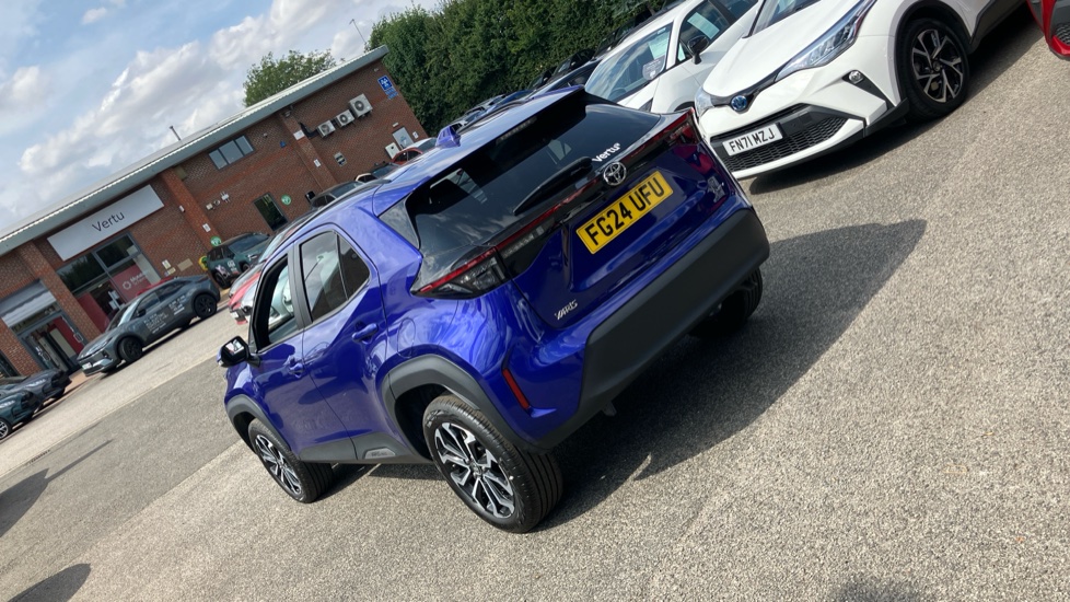 Toyota Yaris Cross 1.5 Hybrid Design 5dr CVT Hybrid Estate - Image 52