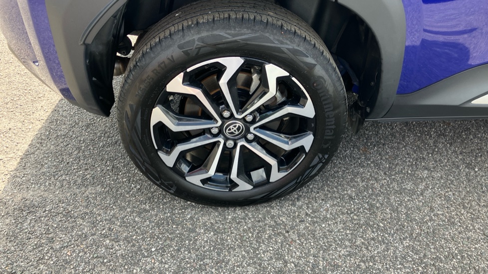 Toyota Yaris Cross 1.5 Hybrid Design 5dr CVT Hybrid Estate - Image 55