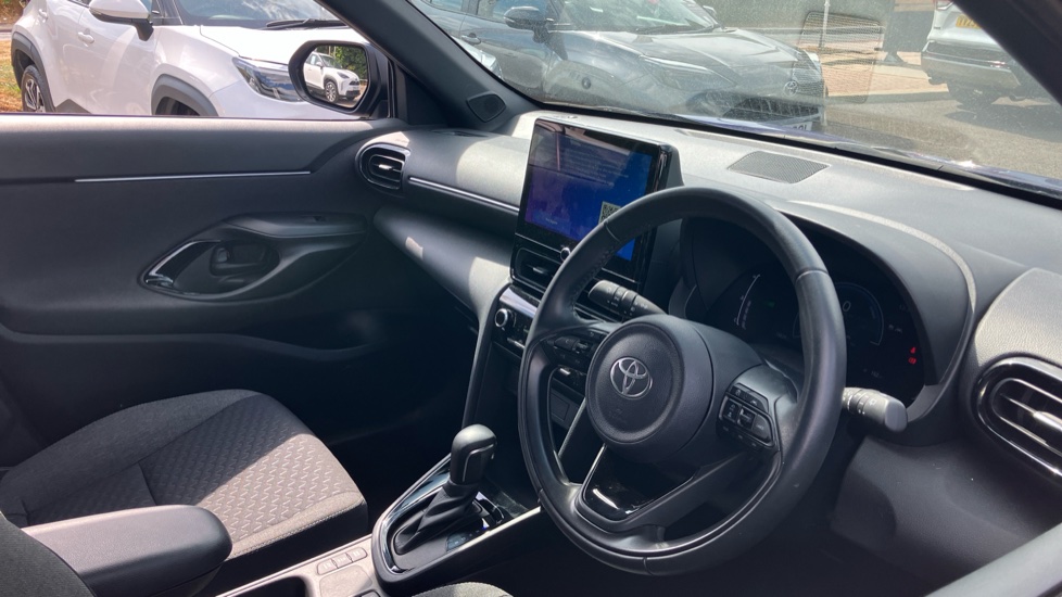 Toyota Yaris Cross 1.5 Hybrid Design 5dr CVT Hybrid Estate - Image 61