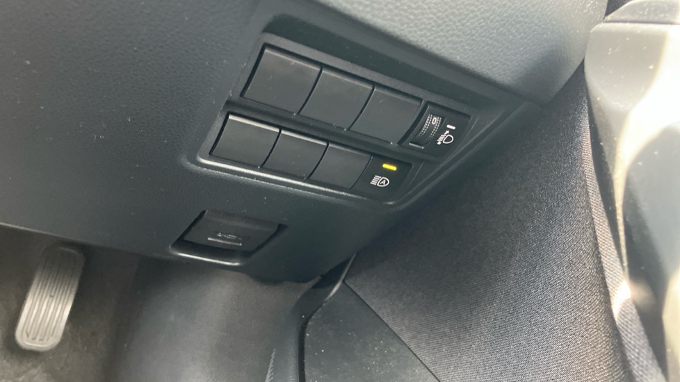 Toyota Yaris Cross 1.5 Hybrid Design 5dr CVT Hybrid Estate - Image 66