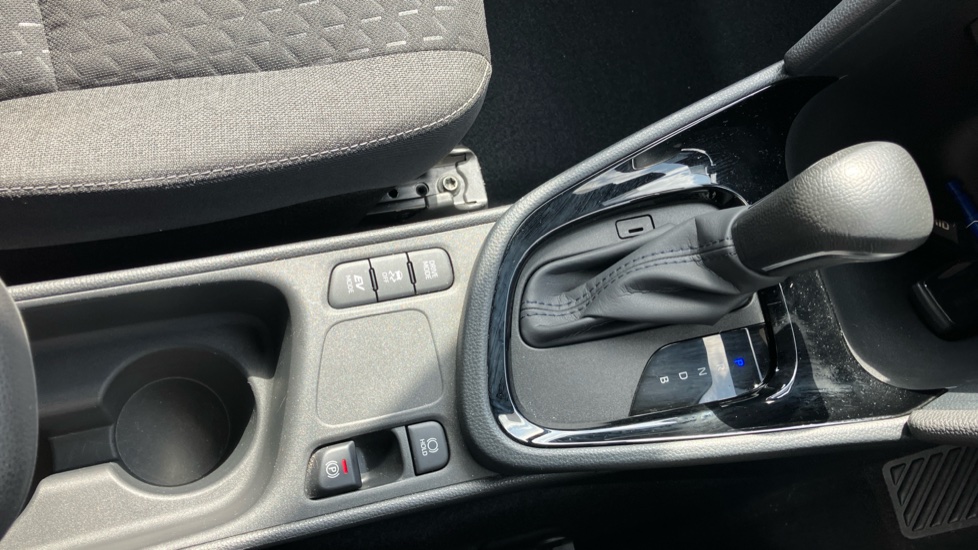 Toyota Yaris Cross 1.5 Hybrid Design 5dr CVT Hybrid Estate - Image 67
