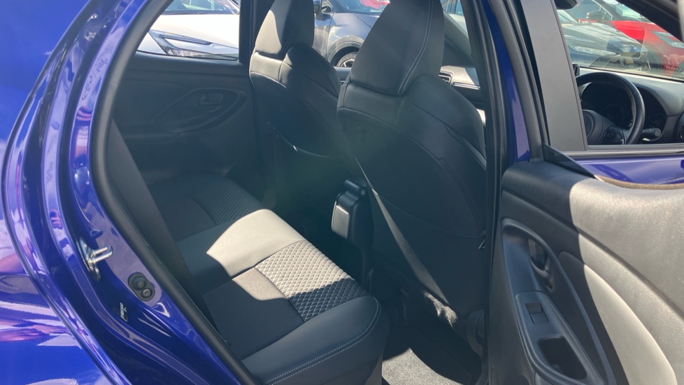 Toyota Yaris 1.5 Hybrid Excel 5dr CVT Hybrid Hatchback - Image 8