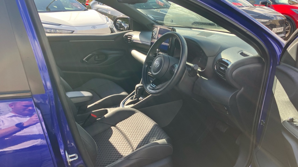Toyota Yaris 1.5 Hybrid Excel 5dr CVT Hybrid Hatchback - Image 12