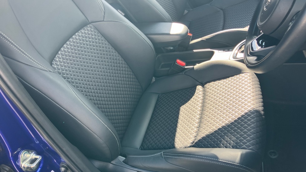 Toyota Yaris 1.5 Hybrid Excel 5dr CVT Hybrid Hatchback - Image 17