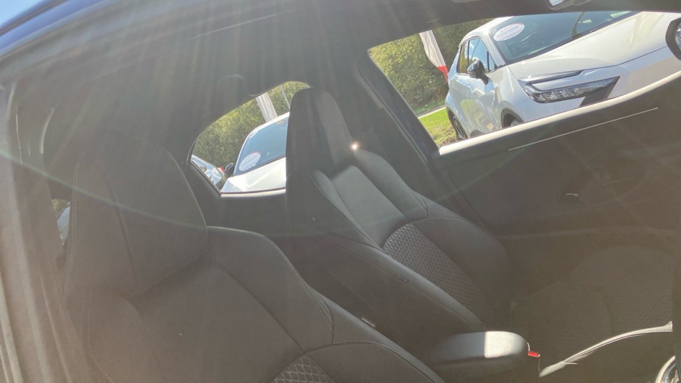 Toyota Yaris 1.5 Hybrid Excel 5dr CVT Hybrid Hatchback - Image 19