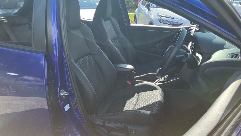 Toyota Yaris 1.5 Hybrid Excel 5dr CVT Hybrid Hatchback - Image 58