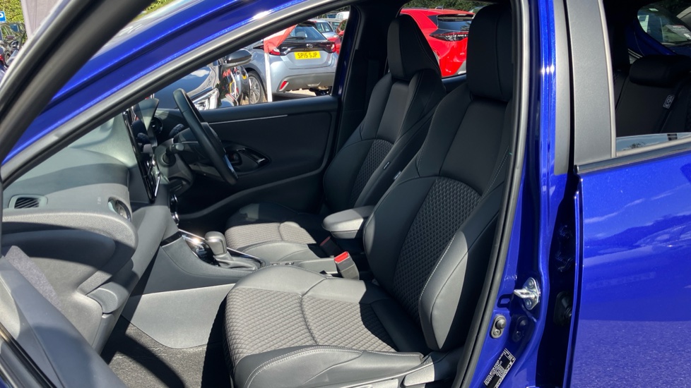 Toyota Yaris 1.5 Hybrid Excel 5dr CVT Hybrid Hatchback - Image 62