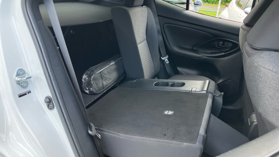 Toyota Yaris Cross 1.5 Hybrid Design 5dr CVT Hybrid Estate - Image 18