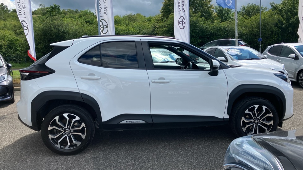 Toyota Yaris Cross 1.5 Hybrid Design 5dr CVT Hybrid Estate - Image 23