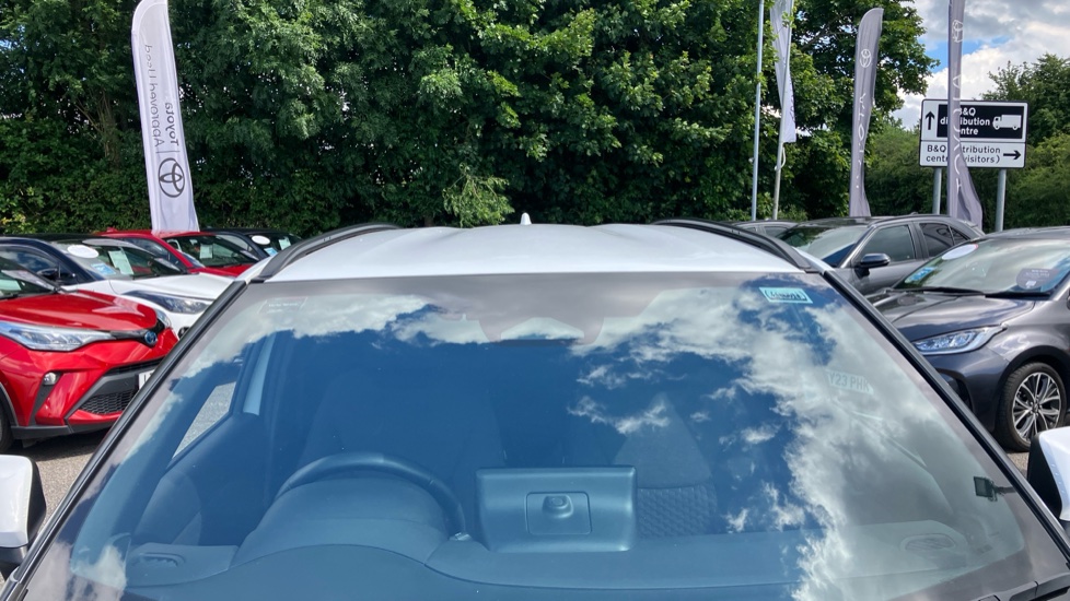 Toyota Yaris Cross 1.5 Hybrid Design 5dr CVT Hybrid Estate - Image 29