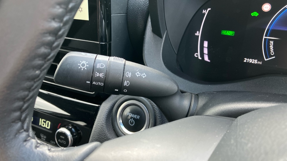 Toyota Yaris Cross 1.5 Hybrid Design 5dr CVT Hybrid Estate - Image 35