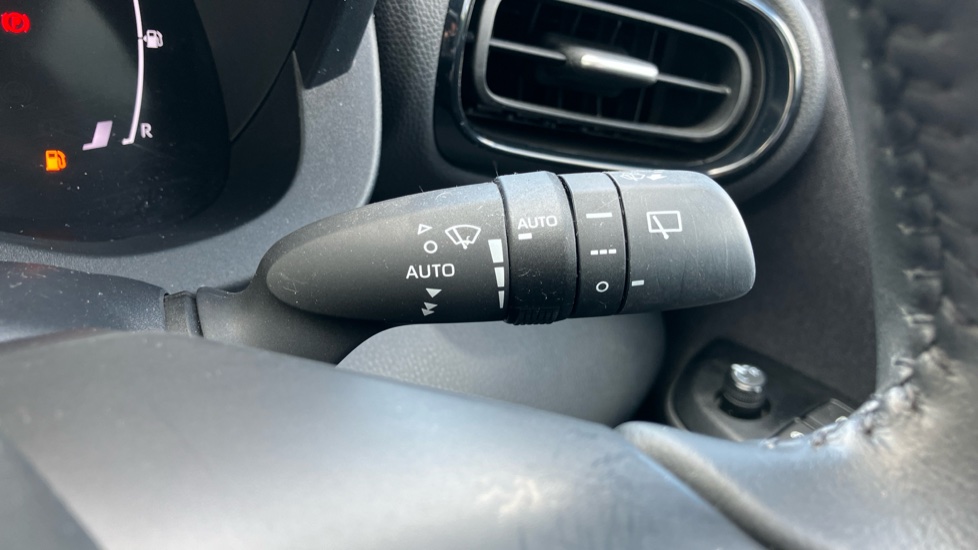 Toyota Yaris Cross 1.5 Hybrid Design 5dr CVT Hybrid Estate - Image 36