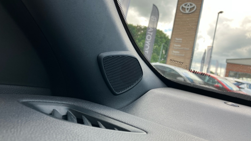 Toyota Yaris Cross 1.5 Hybrid Design 5dr CVT Hybrid Estate - Image 40