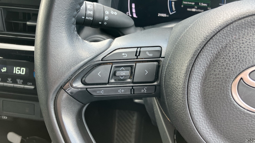Toyota Yaris Cross 1.5 Hybrid Design 5dr CVT Hybrid Estate - Image 41