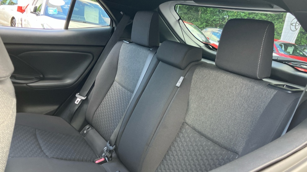 Toyota Yaris Cross 1.5 Hybrid Design 5dr CVT Hybrid Estate - Image 42
