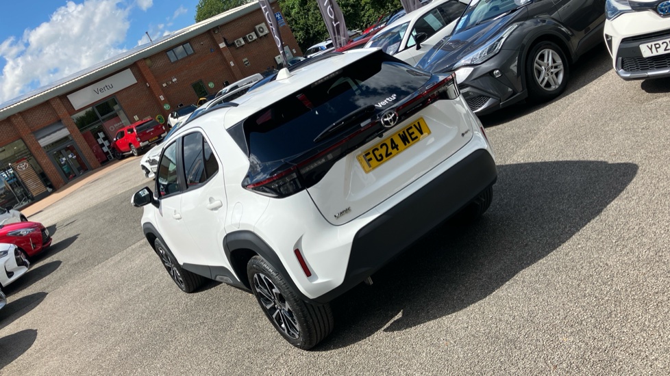 Toyota Yaris Cross 1.5 Hybrid Design 5dr CVT Hybrid Estate - Image 52