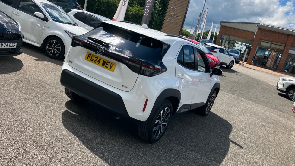 Toyota Yaris Cross 1.5 Hybrid Design 5dr CVT Hybrid Estate - Image 53