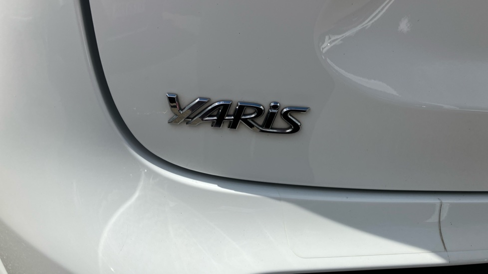 Toyota Yaris Cross 1.5 Hybrid Design 5dr CVT Hybrid Estate - Image 58