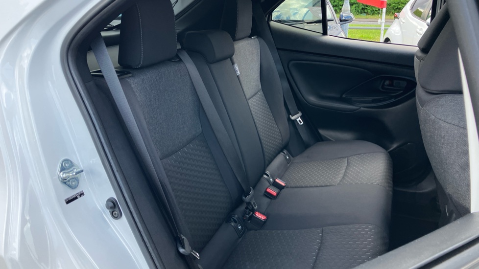 Toyota Yaris Cross 1.5 Hybrid Design 5dr CVT Hybrid Estate - Image 63
