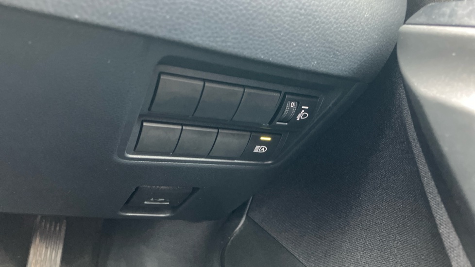 Toyota Yaris Cross 1.5 Hybrid Design 5dr CVT Hybrid Estate - Image 68