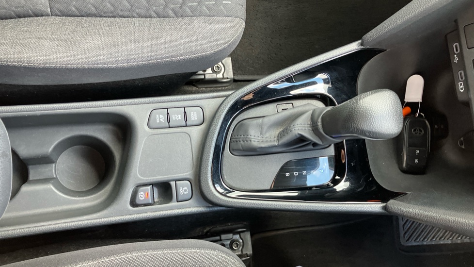Toyota Yaris Cross 1.5 Hybrid Design 5dr CVT Hybrid Estate - Image 69