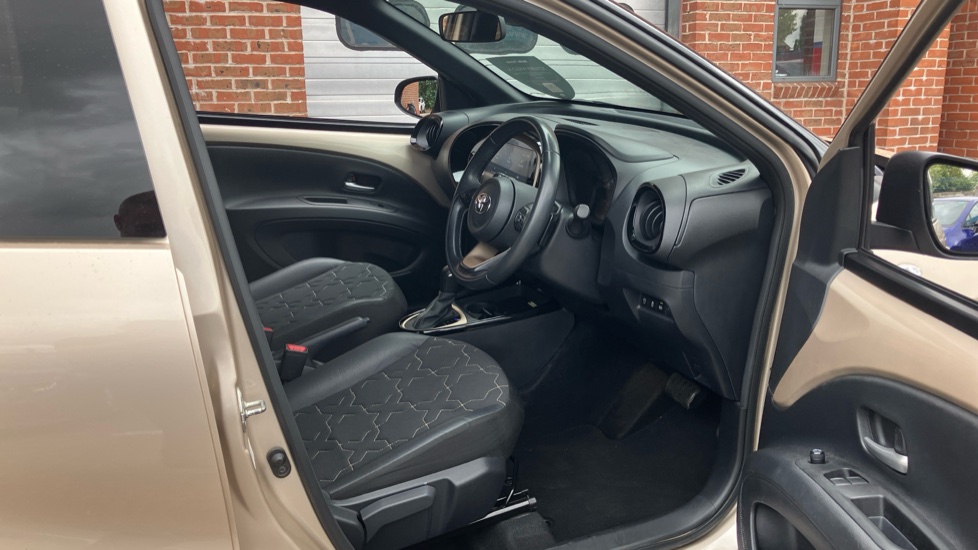Toyota Aygo X 1.0 VVT-i Exclusive 5dr Auto Petrol Hatchback - Image 12