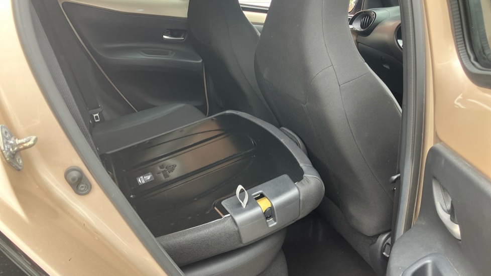 Toyota Aygo X 1.0 VVT-i Exclusive 5dr Auto Petrol Hatchback - Image 18