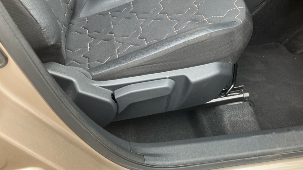 Toyota Aygo X 1.0 VVT-i Exclusive 5dr Auto Petrol Hatchback - Image 30