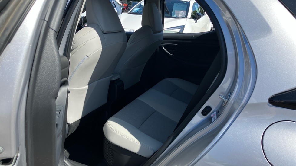 Toyota Yaris 1.5 Hybrid Excel 5dr CVT Hybrid Hatchback - Image 15