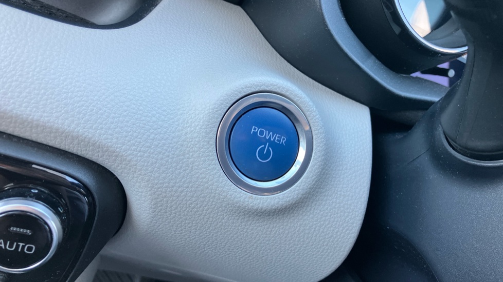 Toyota Yaris 1.5 Hybrid Excel 5dr CVT Hybrid Hatchback - Image 16
