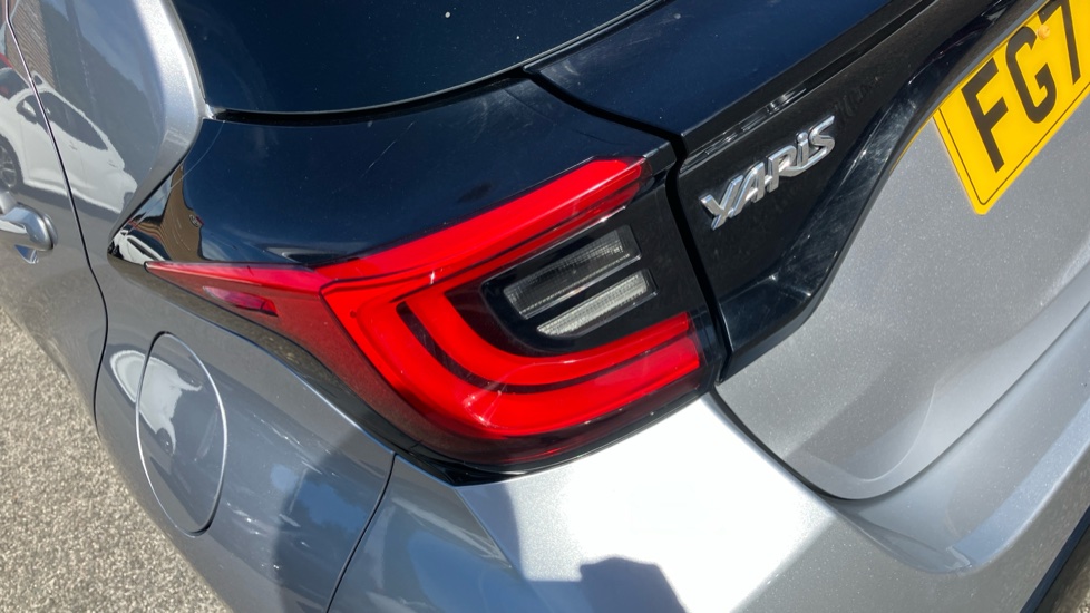Toyota Yaris 1.5 Hybrid Excel 5dr CVT Hybrid Hatchback - Image 21