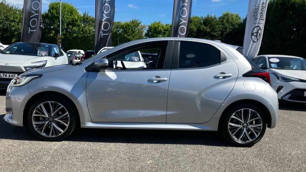 Toyota Yaris 1.5 Hybrid Excel 5dr CVT Hybrid Hatchback - Image 24