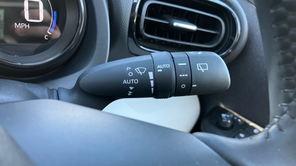 Toyota Yaris 1.5 Hybrid Excel 5dr CVT Hybrid Hatchback - Image 37