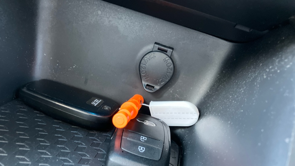 Toyota Yaris 1.5 Hybrid Excel 5dr CVT Hybrid Hatchback - Image 40