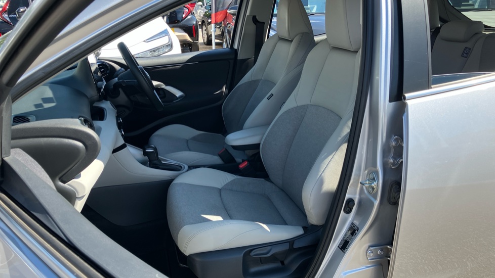Toyota Yaris 1.5 Hybrid Excel 5dr CVT Hybrid Hatchback - Image 65