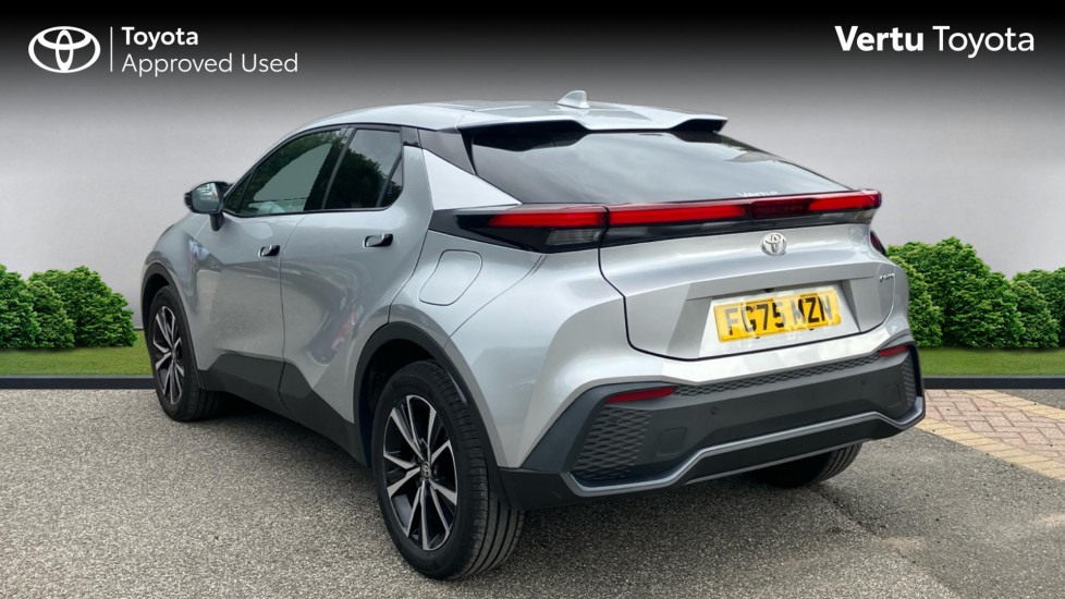 Toyota C-HR 2.0 PHEV Design 5dr CVT Hatchback - Image 4