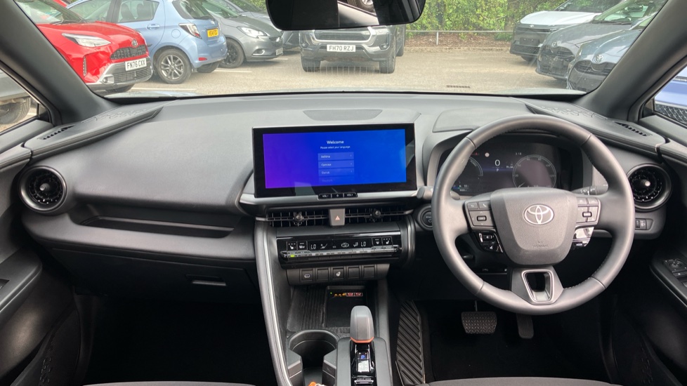 Toyota C-HR 2.0 PHEV Design 5dr CVT Hatchback - Image 6