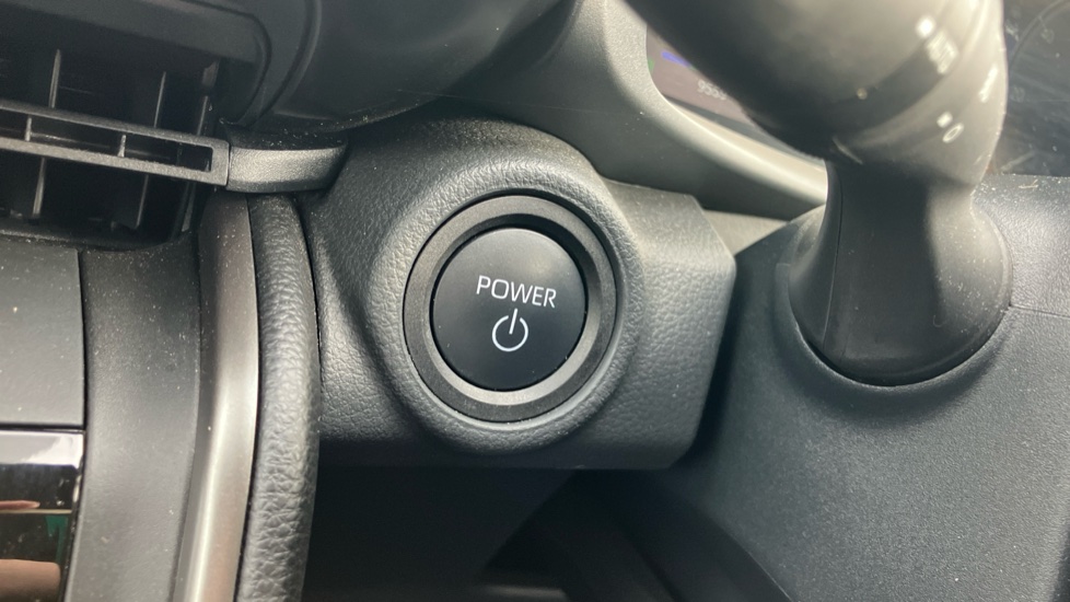 Toyota C-HR 2.0 PHEV Design 5dr CVT Hatchback - Image 16