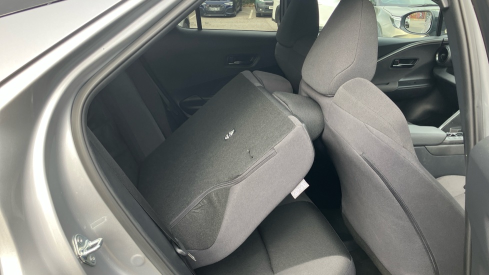 Toyota C-HR 2.0 PHEV Design 5dr CVT Hatchback - Image 18