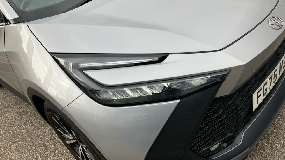 Toyota C-HR 2.0 PHEV Design 5dr CVT Hatchback - Image 20