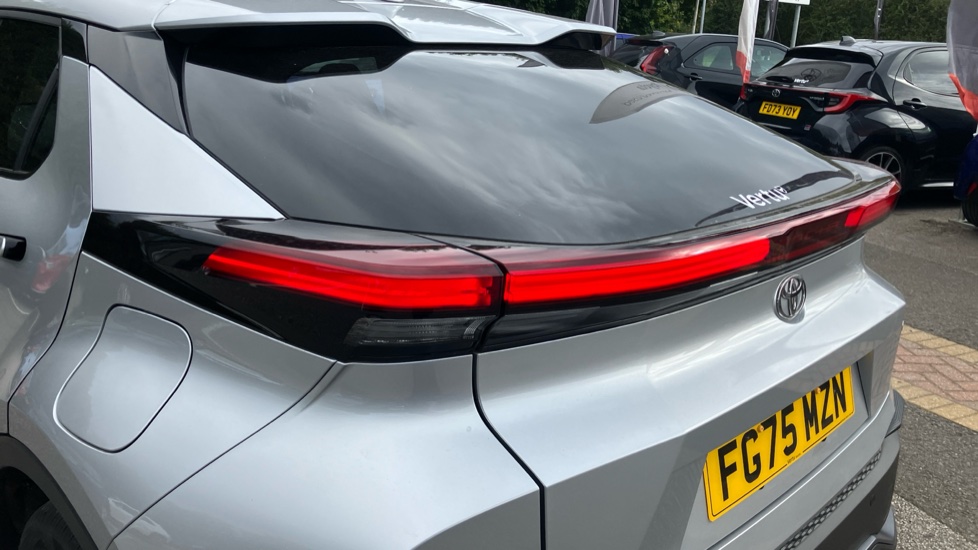 Toyota C-HR 2.0 PHEV Design 5dr CVT Hatchback - Image 21
