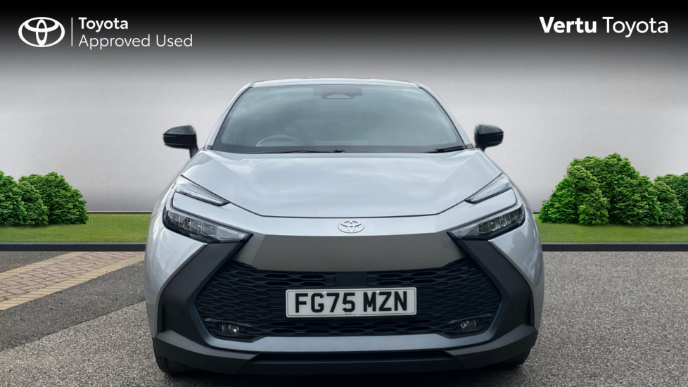 Toyota C-HR 2.0 PHEV Design 5dr CVT Hatchback - Image 22