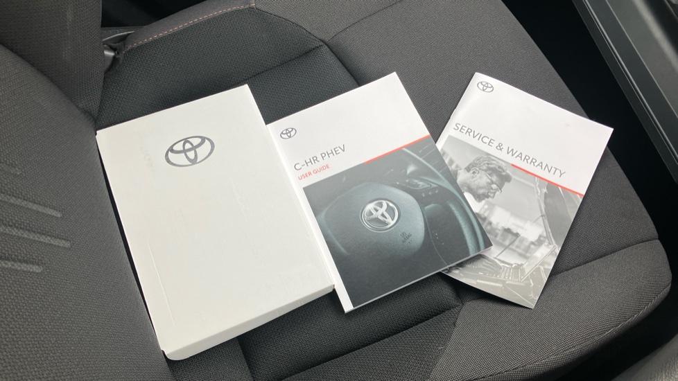 Toyota C-HR 2.0 PHEV Design 5dr CVT Hatchback - Image 27