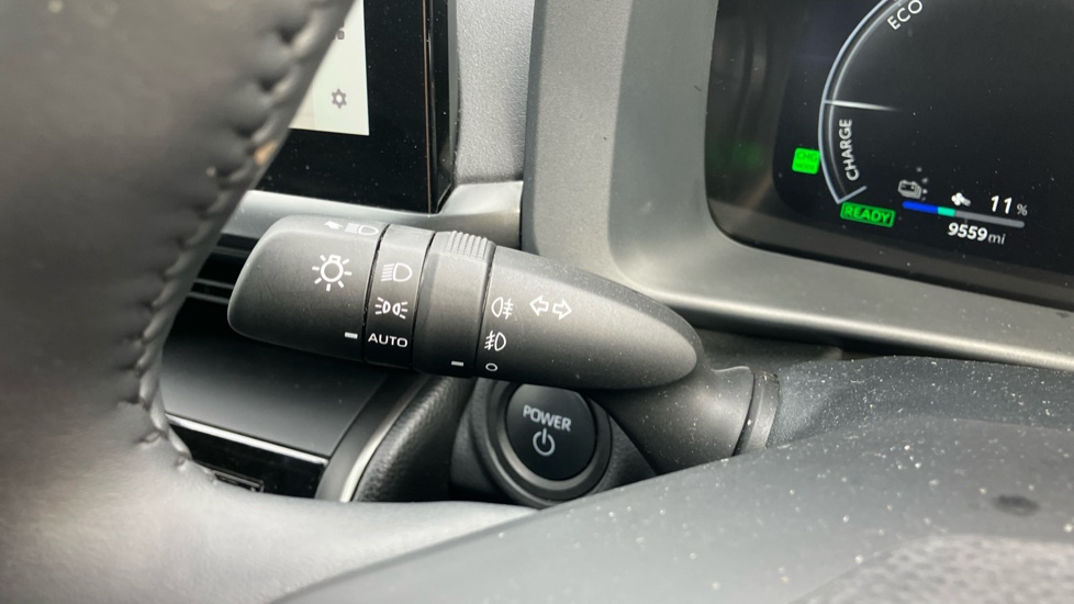 Toyota C-HR 2.0 PHEV Design 5dr CVT Hatchback - Image 37