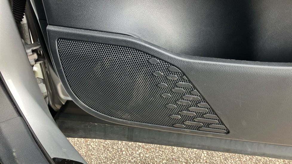Toyota C-HR 2.0 PHEV Design 5dr CVT Hatchback - Image 43