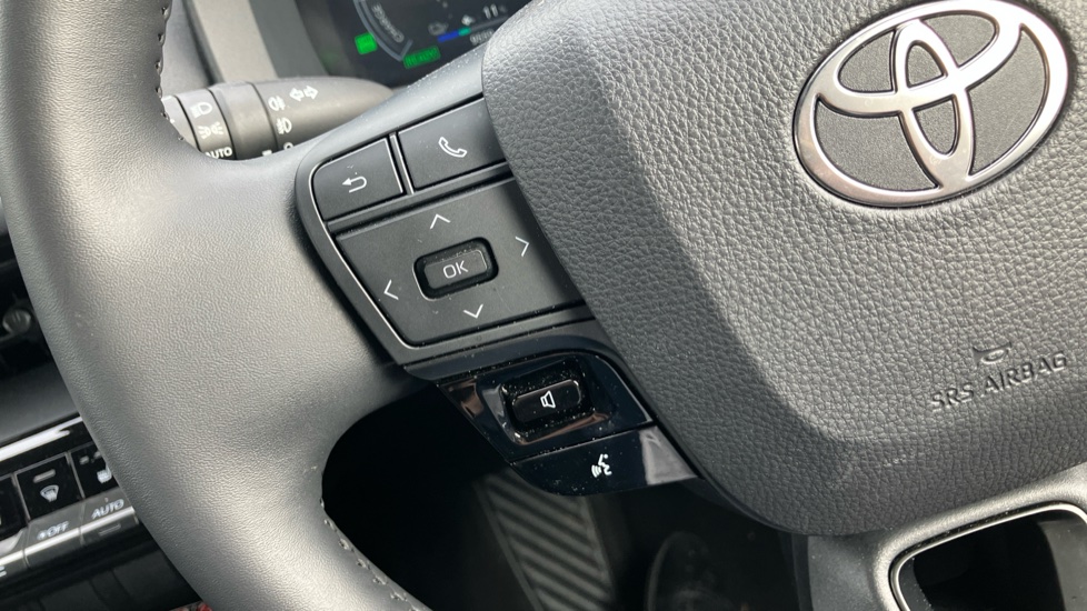 Toyota C-HR 2.0 PHEV Design 5dr CVT Hatchback - Image 44